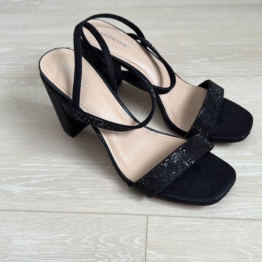 3/$10 Maripe Black Sequined Strappy Block Heels - Picture 4 of 10
